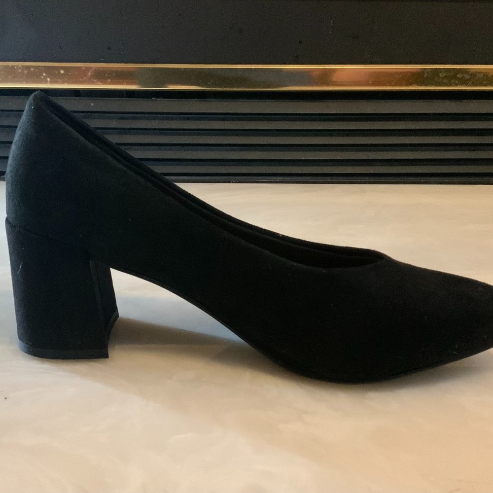 Black Christian Siriano Pumps